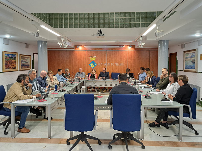 Imatge del Ple Extraordinari de l'Ajuntament de Palamós d'avui dimecres, 14 de maig de 2025. (Foto: Ajuntament de Palamós).