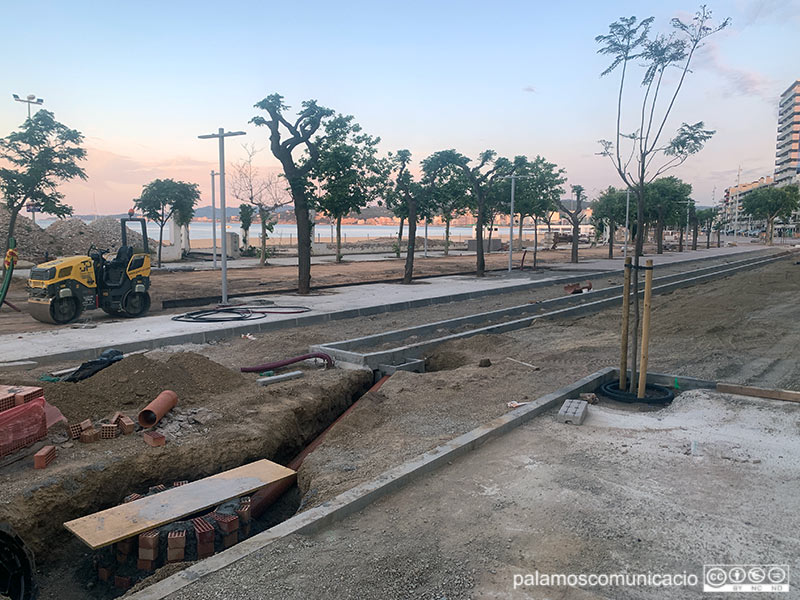 Estat de les obres a la confluència del passeig del Mar amb el carrer de Mallorca, aquest matí.