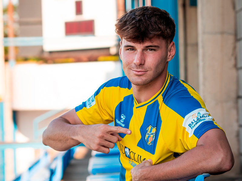 El palamosí Marc Lloret defensarà per cinquena temporada consecutiva la samarreta del Degà. (Foto: Palamós CF - Laura Heras).