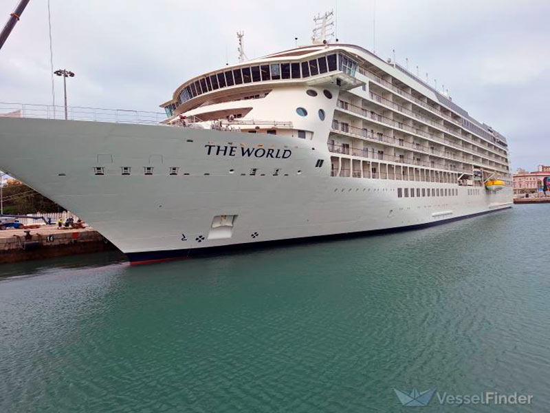 El creuer The World farà diumenge la seva primera escala al port de Palamós. (Foto; Vessel Finder).