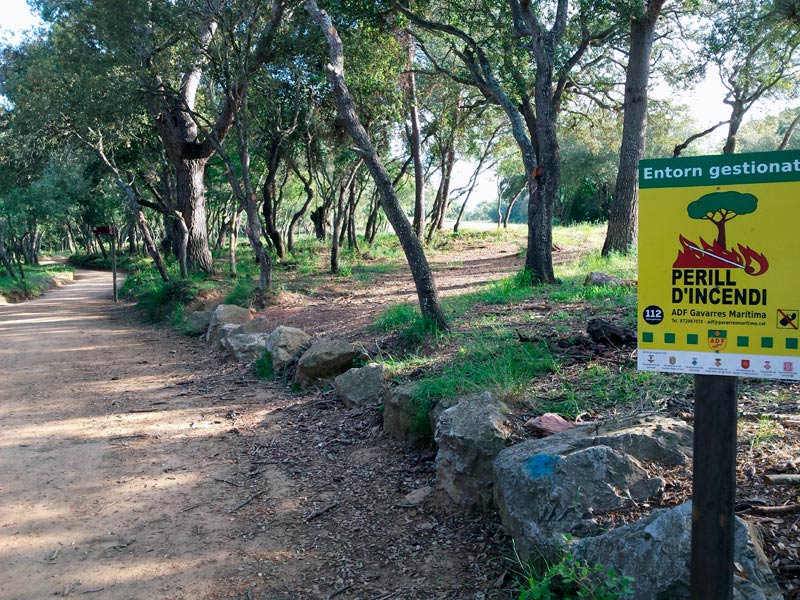 Senyal que adverteix del perill d'incendi a l'entorn de Castell. (Foto: Ajuntament de Palamós).