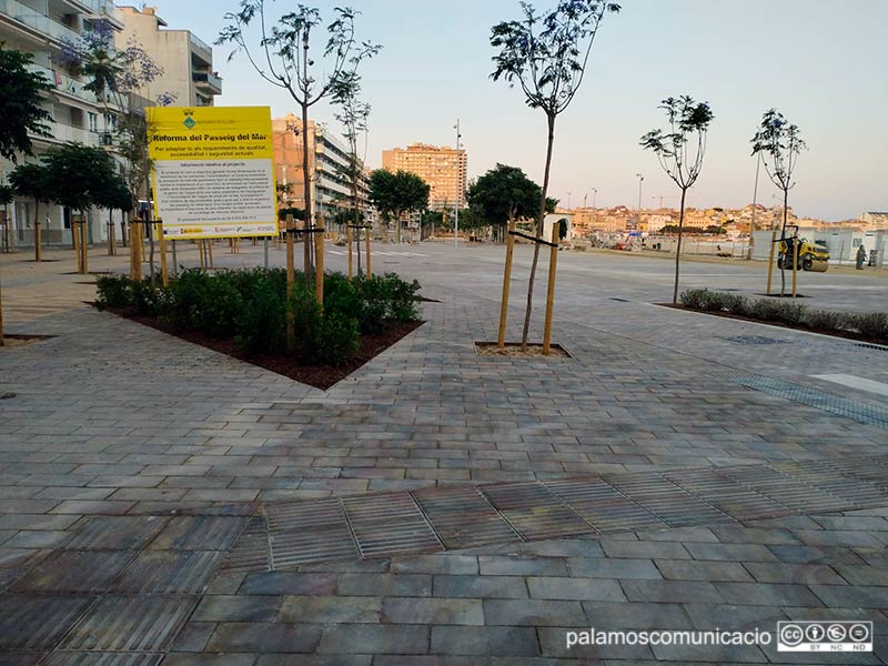 S'obre al públic el tram del passeig del Mar entre el carrer d'Aragó i el carrer de Provença.