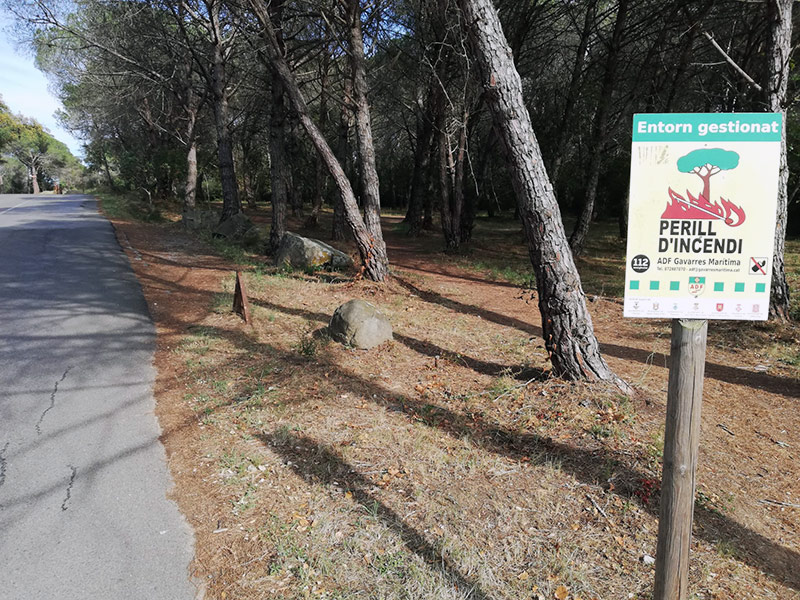 Senyal que adverteix del perill d'incendi a l'entorn de La Fosca. (Foto: Ajuntament de Palamós).
