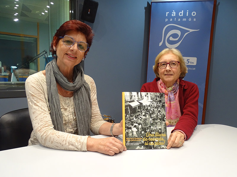 Isabel Martí i Maria Leiva als nostres estudis amb el llibre, 