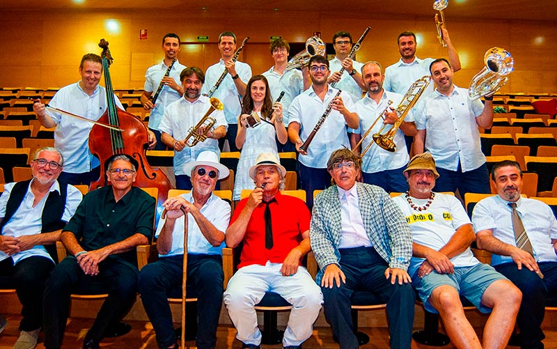 Quico El Cèlio, El Noi i El Mut de Ferreries, la Cobla Reus Jove i Marcel Casellas, avui a 'Amb so de cobla'. (Foto: Amb so de cobla).