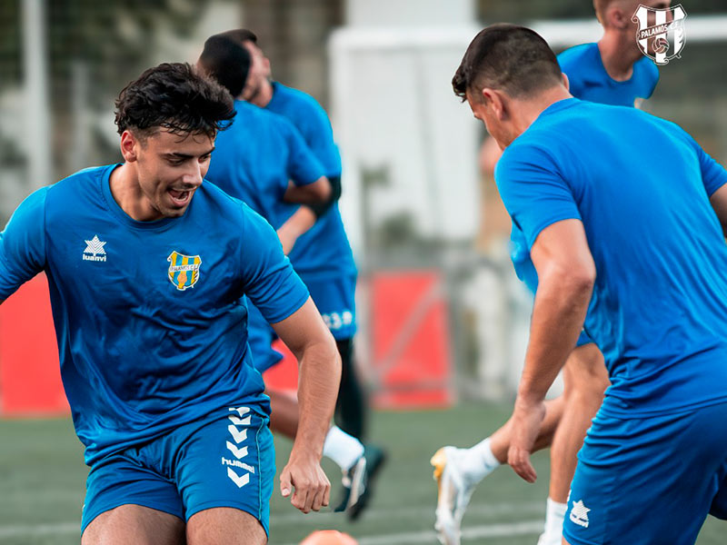Jugadors del Palamós en un entrenament d'aquesta mateixa setmana. (Foto: Palamós CF - Laura Heras).