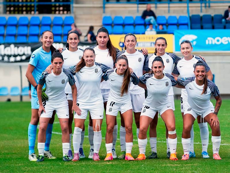 El FC Badalona Women va jugar dissabte el seu primer partit a Palamós. (Foto: FC Badalona Women - instagram.com/photxsbylina).