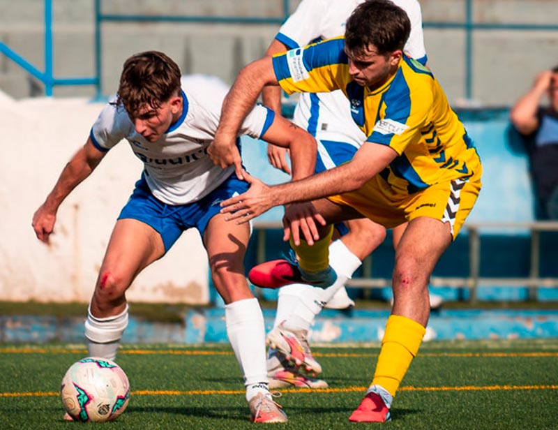 El Palamós juga al camp del Lloret el partit corresponent a la cinquena jornada. (Foto: Palamós CF - Laura Heras).