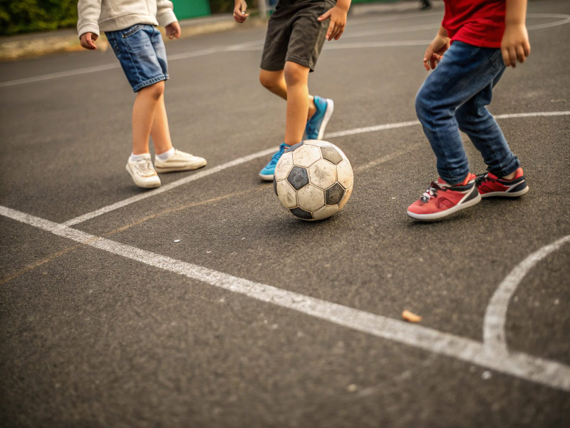 Aquest servei gratuït està pensat per a infants de 3 a 12 anys. (Foto: Generada amb IA - Recraft).