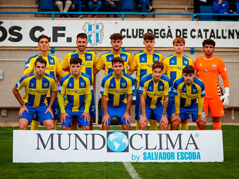 L'onze del Palamós en el primer partit disputat aquesta temporada al Municipal Palamós Costa Brava. (Foto: Palamós CF - Laura Heras).
