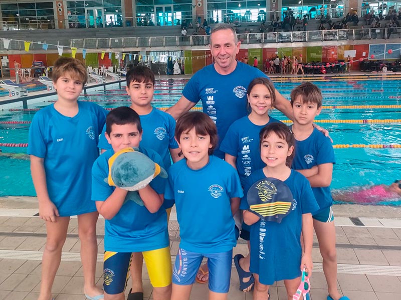 Nedadors prebenjamins i benjamins del CN Palamós, aquest passat cap de setmana a Lloret. (Foto: CN Palamós).