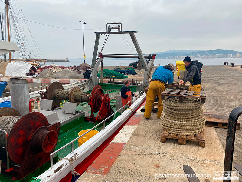 Les barques d'arrossegament tornen avui a la feina després de la veda.