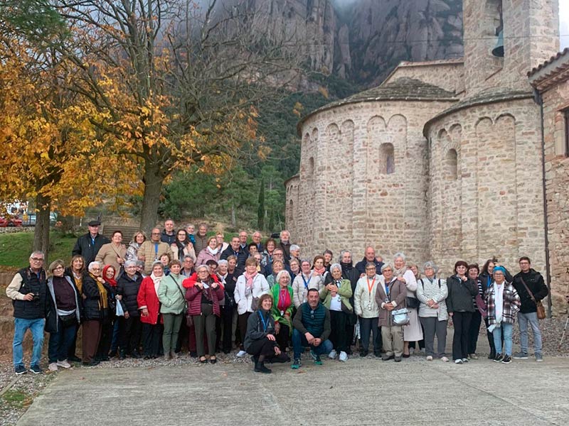 Un centenar de persones grans de Calonge i Sant Antoni visiten Montserrat. (Foto: Ajuntament de Calonge i Sant Antoni).