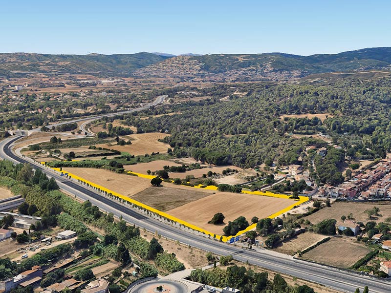 Delimitat de color groc, la zona aproximada on està previst construir el nou hospital de Palamós. (Foto: Google Earth).