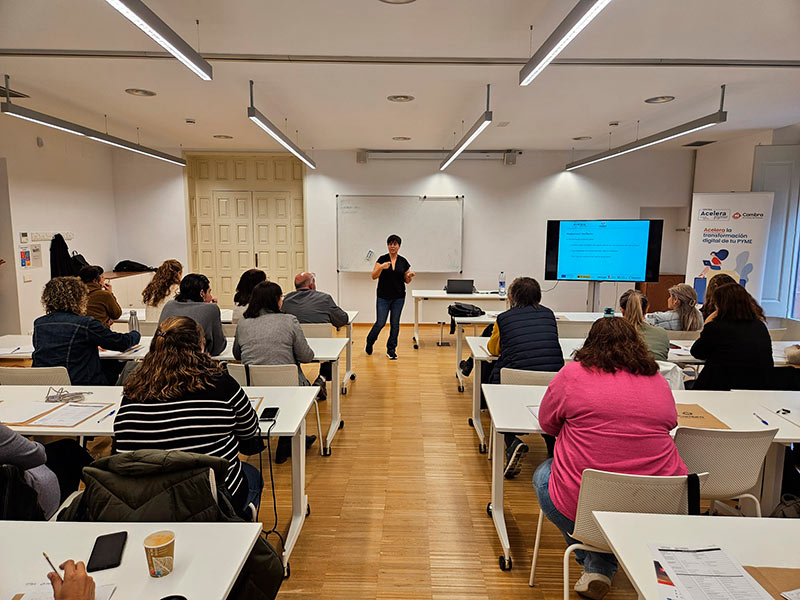 Sessió formativa de la Cambra de Comerç per a informar de la normativa Verifactu, sistema que entra en vigor el 2026. (Foto: Cambra de Comerç).