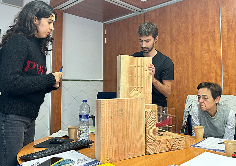 María Borrego i Arnau Toscano, guanyadors de la segona edició de la Biennal d'Art Ezequiel Torroella. (Foto: Ajuntament de Palamós).