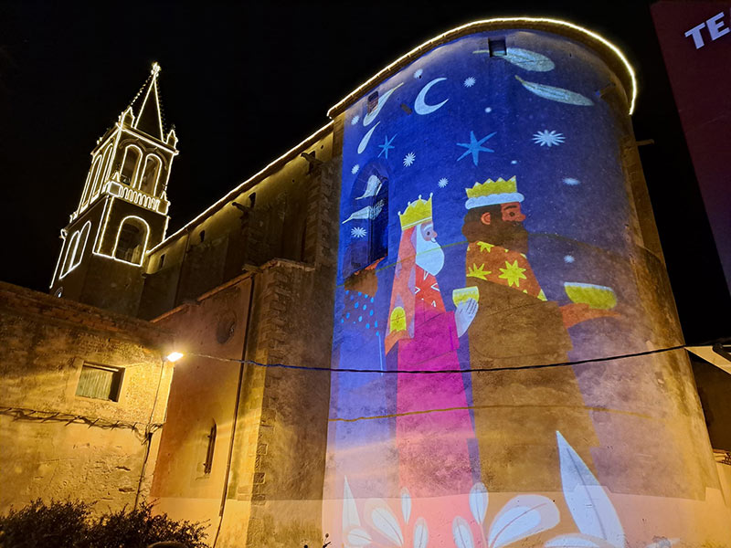 Projecció d'un 'mapping' a l'Església de Santa Maria, en Nadal passat. (Foto: Ajuntament de Palamós).(Foto: Ajuntament de Palamós).