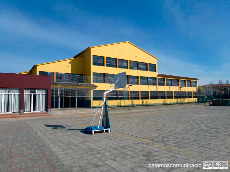 L'edifici de l'Aula d'Aprenentatge de Palamós, l'antic edifici del col·legi Vila-romà.