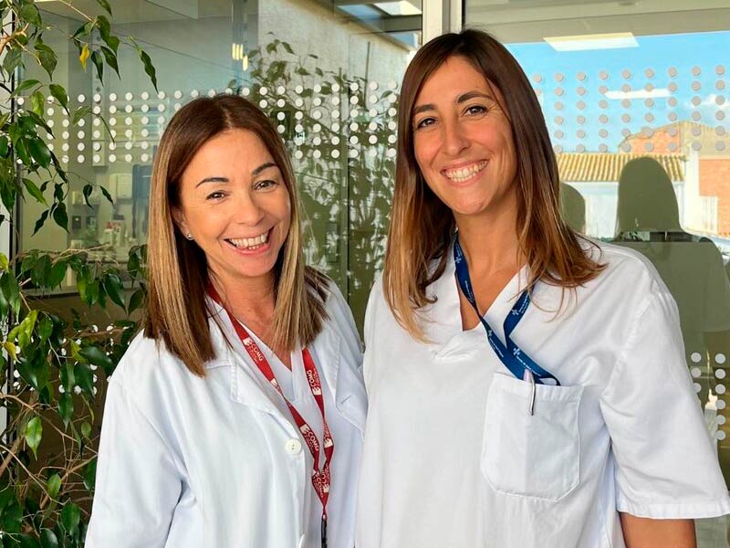 Pilar Garcia i Laia Massot, nova cap i supervisora del servei d’urgències de l’Hospital de Palamós. (Foto: SSIBE).