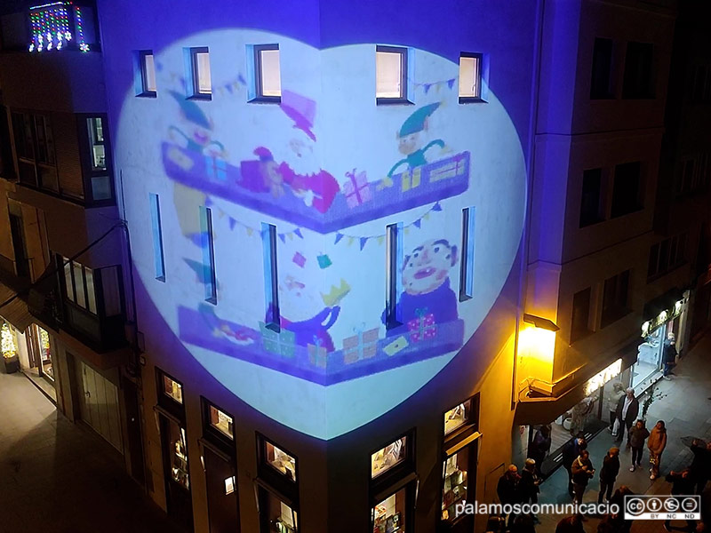 Un dels 'mappings' nadalencs d'aquest any, el dia de l'encesa de llums de Nadal, aquest passat divendres.