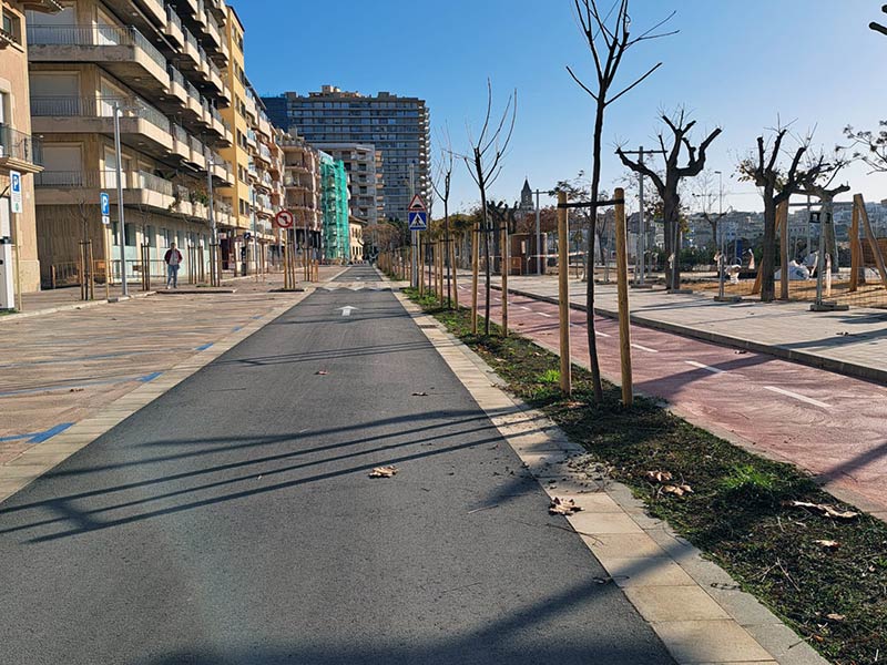Avui està previst obrir al trànsit el tram del passeig entre el carrer d’Aragó fins a l’Enric Vincke. (Foto: Ajuntament de Palamós).