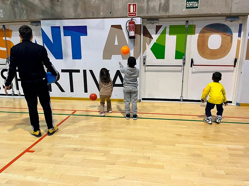 Calonge i Sant Antoni ofereix l’activitat multiesports a 24 infants d’entre 5 i 7 anys. (Foto: Ajuntament de Calonge i Sant Antoni).