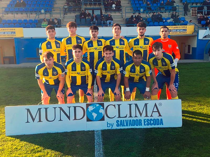 L'onze inicial del Palamós en el partit disputat avui davant el Can Gibert. (Foto: Palamós CF).