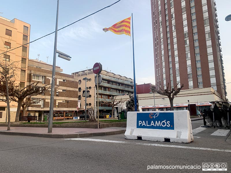 El tancament al trànsit rodat dels laterals de la plaça es va aplicar per primera vegada l'estiu de l'any 2020.