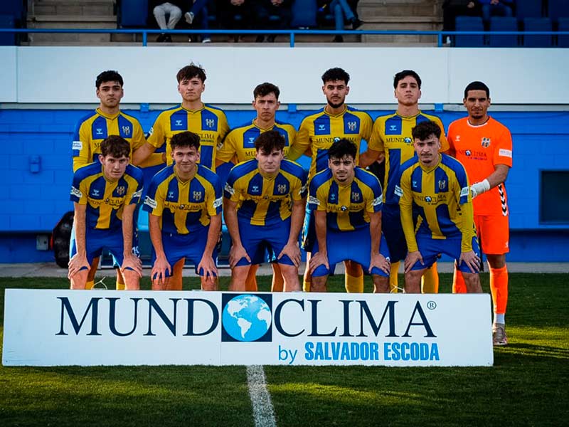 L'onze inicial del Palamós en el partit disputat davant el Lloret. (Foto: Palamós CF - Laura Heras).