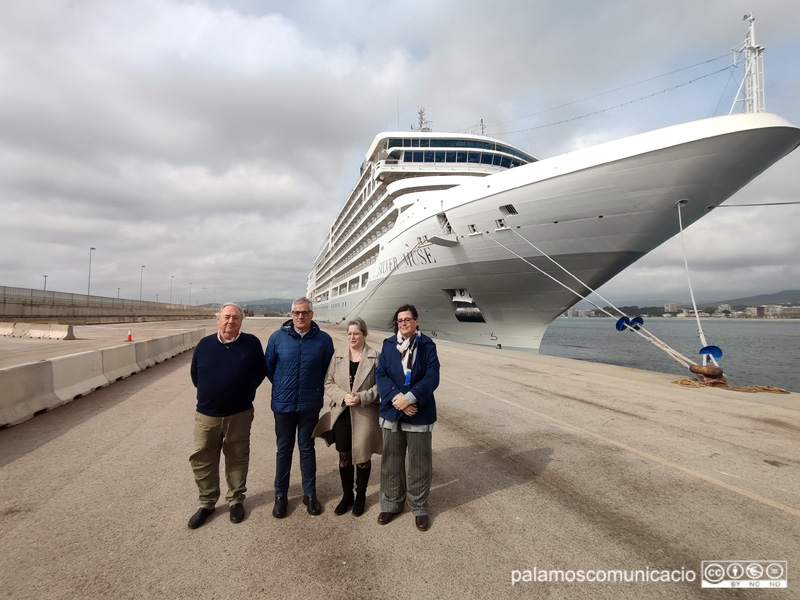 El Silver Muse fa avui dimecres la primera escala de la temporada a Palamós.