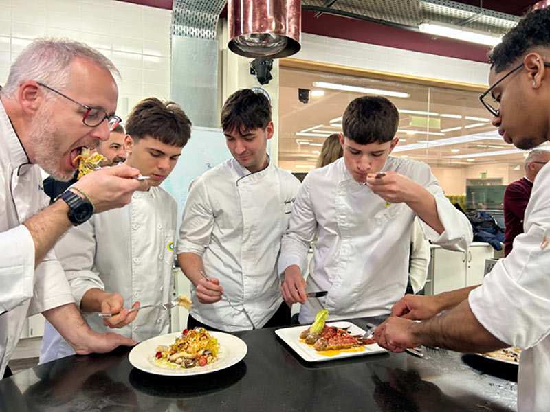 El concurs culinari Pesca-Xef s’emmarca en l’acció col·lectiva Pesca Neta. (Foto: Confraries de Girona).