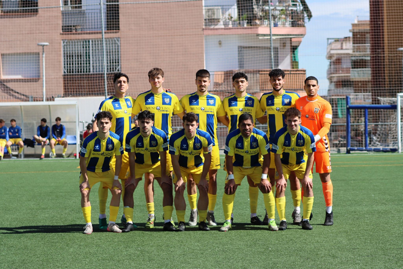 Onze inicial del Palamós en el partit disputat avui davant el Premià. (Foto: Palamós CF - Laura Heras).