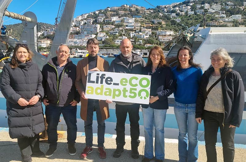 Presentació de la prova pilot per avaluar la viabilitat d’instal·lar dessalinitzadores portàtils en vaixells de pesca. (Foto: Gencat).