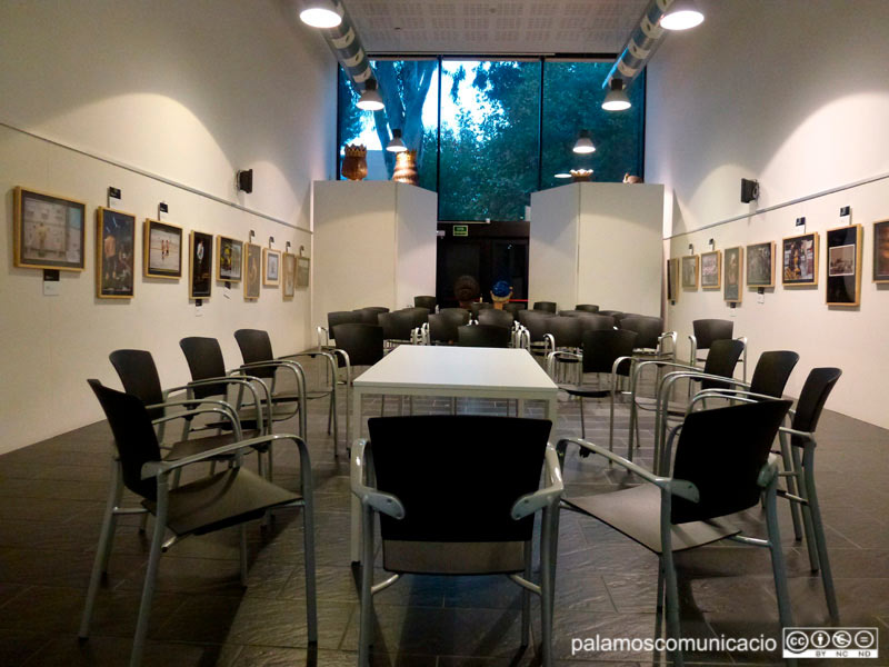 La sala polivalent de la biblioteca municipal de Palamós.