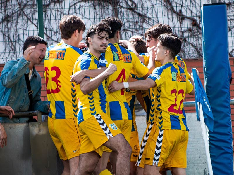 El Palamós defensarà demà el liderat al camp del Banyoles. (Foto: Palamós CF - Laura Heras).