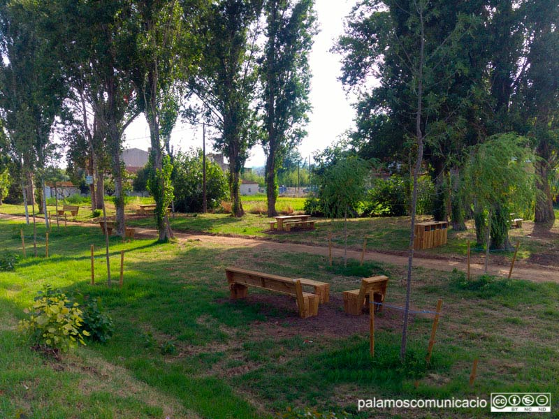 El parc de la Bassa, al nucli de Sant Joan.