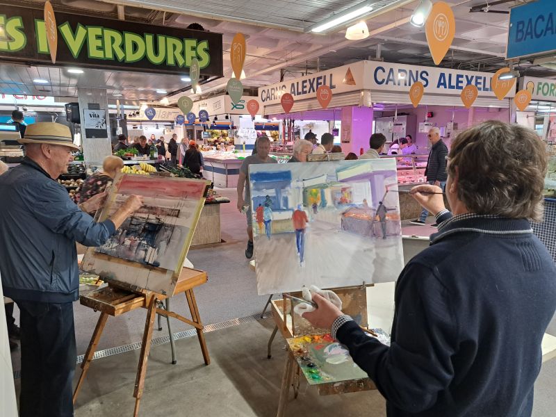 Imatge d'arxiu de l'activitat “La pintura va al mercat”. (Foto: Ajuntament de Palamós).