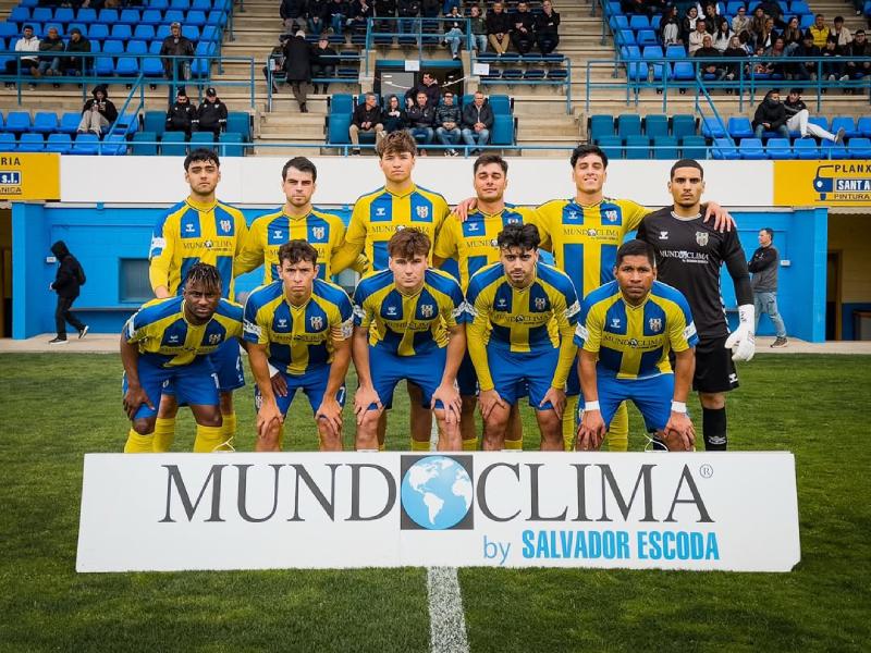 L'onze inicial del Palamós en el partit disputat davant el Tossa. (Foto: Palamós CF - Laura Heras).