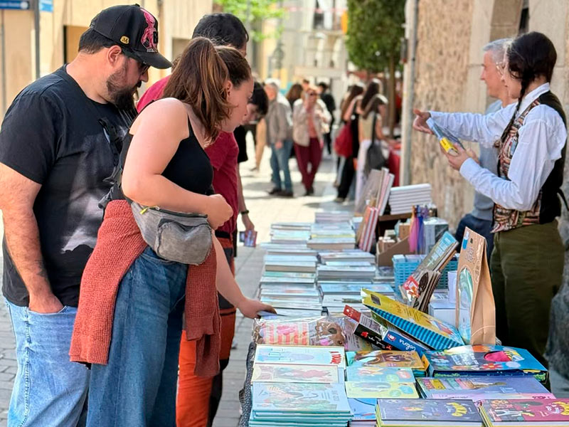 Imatge d'arxiu de la Diada de Sant Jordi a Calonge. (Foto: Ajuntament de Calonge i Sant Antoni),