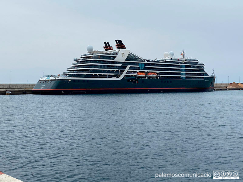 El Seabourn Venture en una anterior escala al port de Palamós.