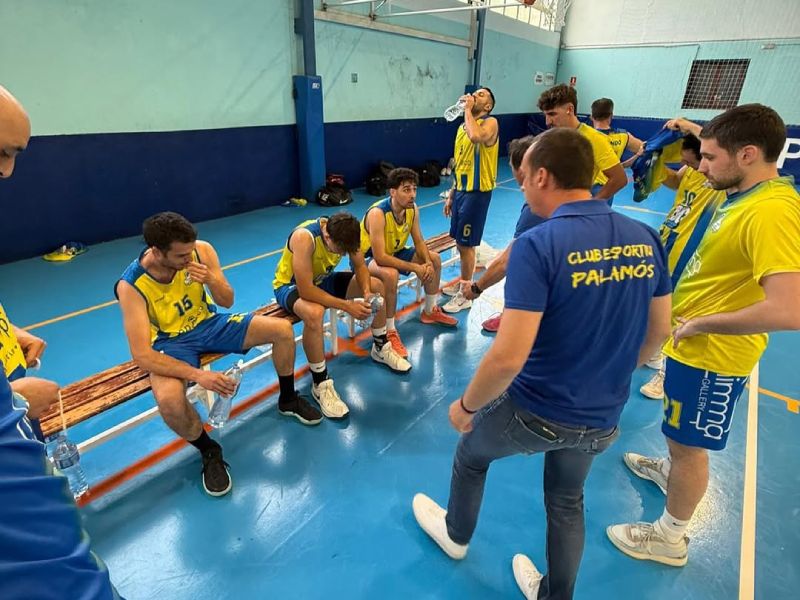Contundent victòria del sènior masculí del CE Palamós a la pista del Caldes. (Foto: CE Palamós).