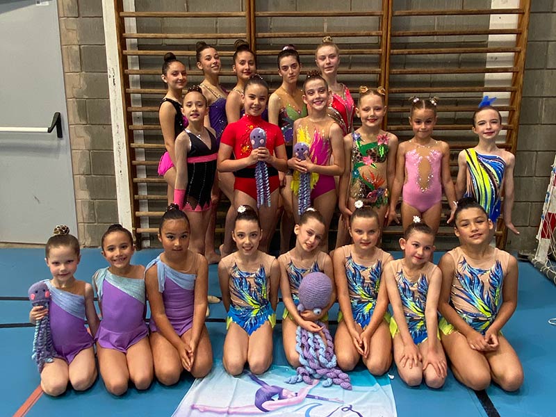 Un grup de gimnastes del Club Gimnàstica Rítmica Costa Brava. (Foto: Club Gimnàstica Rítmica Costa Brava).
