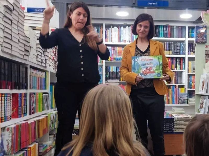 Avui hi ha sessió d'Hora del Conte a la biblioteca amb Marta Vericat i Olga Cercós. (Foto: Ajuntament de Palamós).