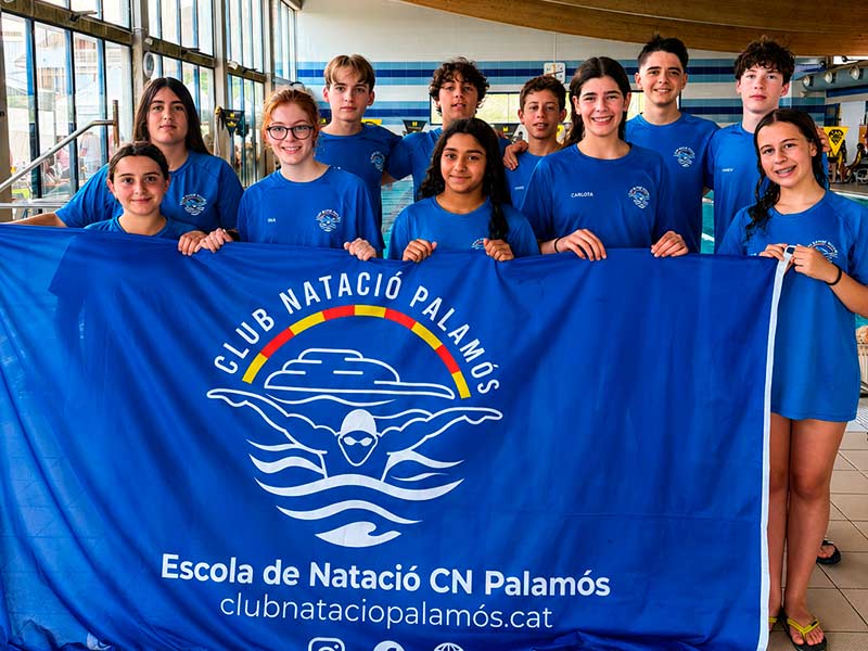Nedadors alevins i infantils del CN Palamós, aquest passat cap de setmana a Navàs. (Foto: CN Palamós).