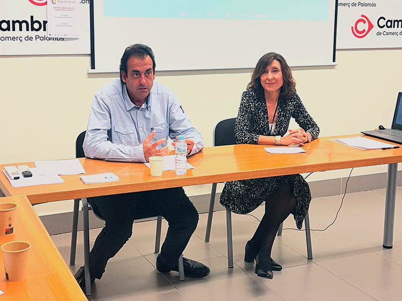 El president de la Cambra de Palamós, Pol Fages, i la vicepresidenta d'Empresàries de l'Empordà. Eva Hernández. (Foto: Cambra Palamós). 