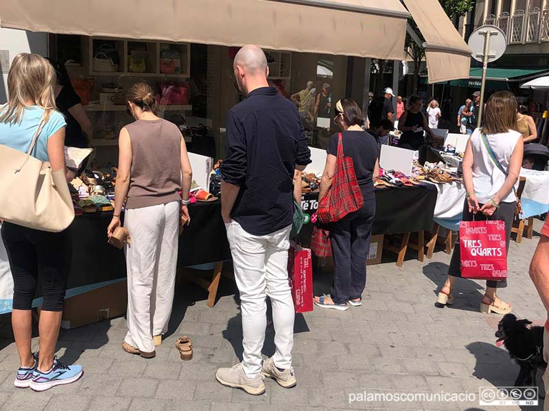 Compres a cel obert, demà en una nova edició de la botiga al carrer, 'Palamós Swing'.