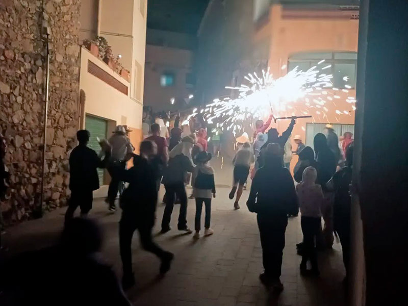 Imatge d'arxiu del correfoc de la Festa Major de Sant Joan. (Foto: Associació Veïns Sant Joan).