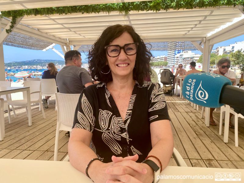 La periodista palamosina Núria Castejón va passar ahir pel programa 'Ple al 15'.