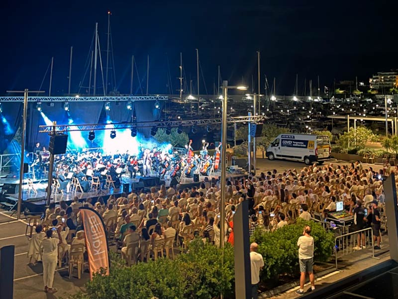 Imatge d'arxiu de l'edició de l'any passat de les Nits Blanques del Marina Palamós. (Foto: Marina Palamós).