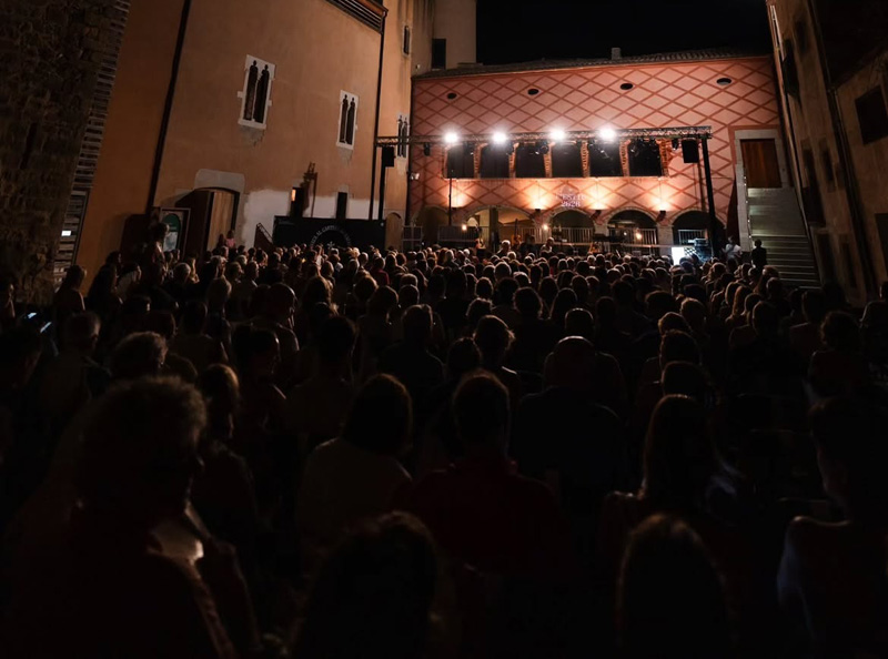 Un dels concerts del F'ESTIU, al Castell de Calonge. (Foto: F'ESTIU).